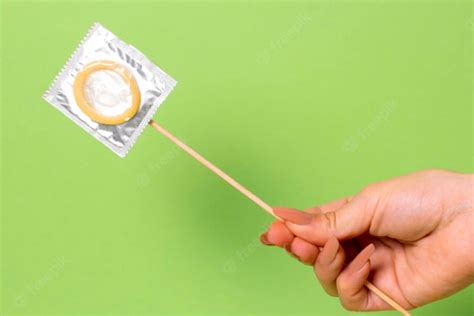 OWO - Oral ohne Kondom Hure Trooz